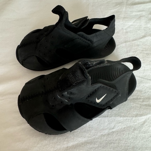 Toddler Nike Water Shoes in Black, Size: 5C - Picture 3 of 3